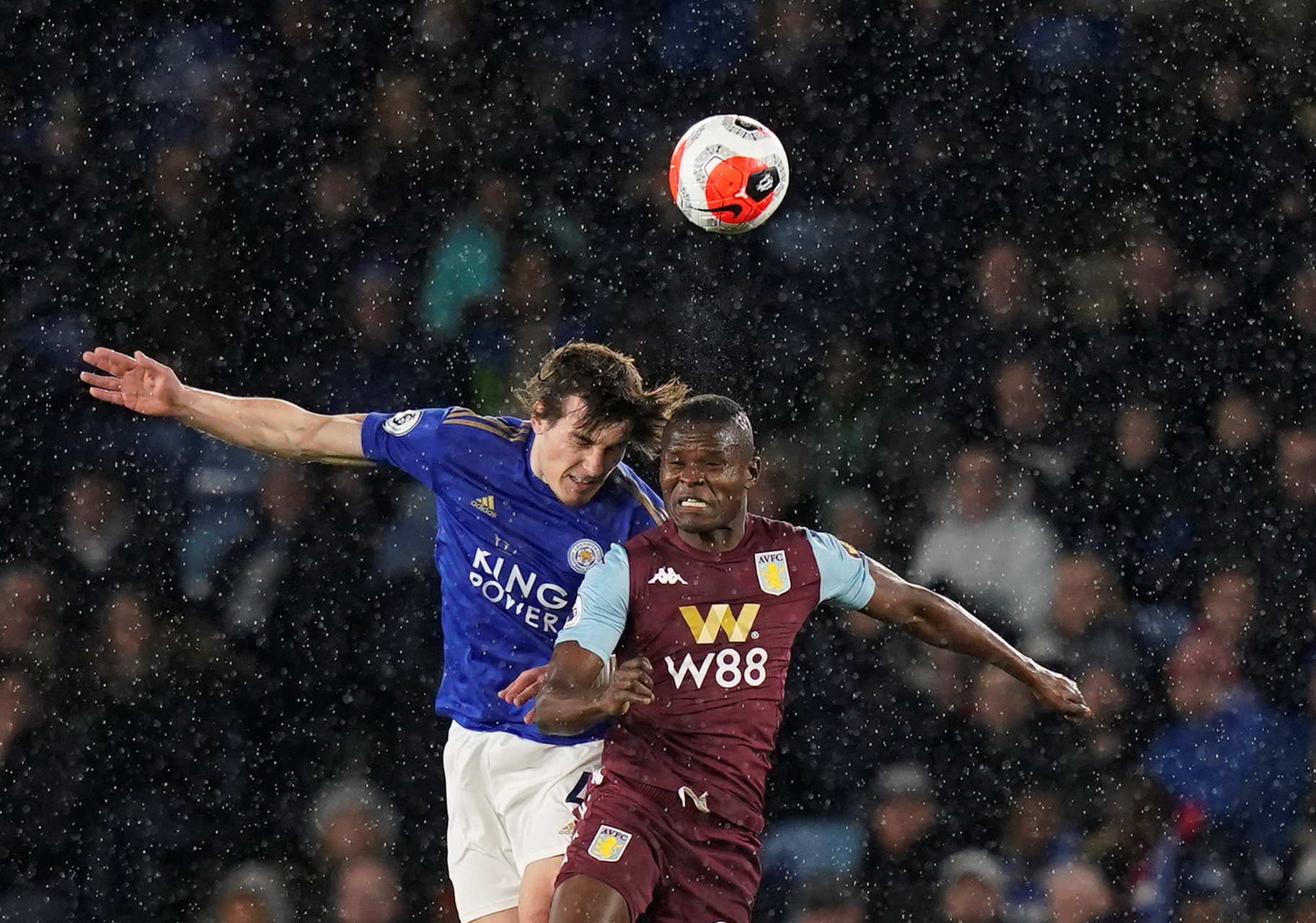 展现了他与 展现了他与